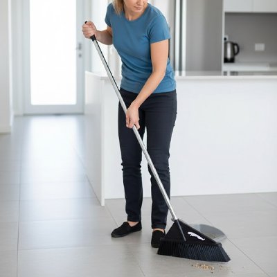Balai performant à manche télescopique pour un nettoyage sans effort