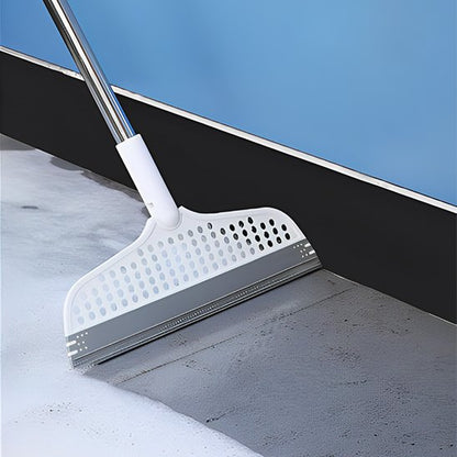 Balai raclette pour un nettoyage rapide de la douche