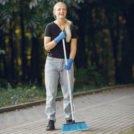 Balai léger et ergonomique pour ménage sans effort